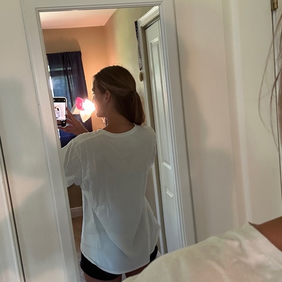 Levi’s Tshirt - Picture 3 of 3